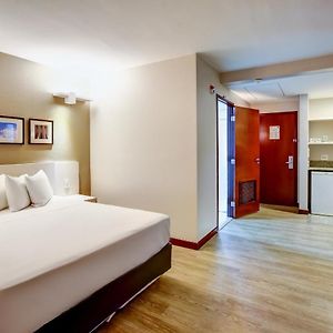 Studio accessibile ai disabili con letto queen size